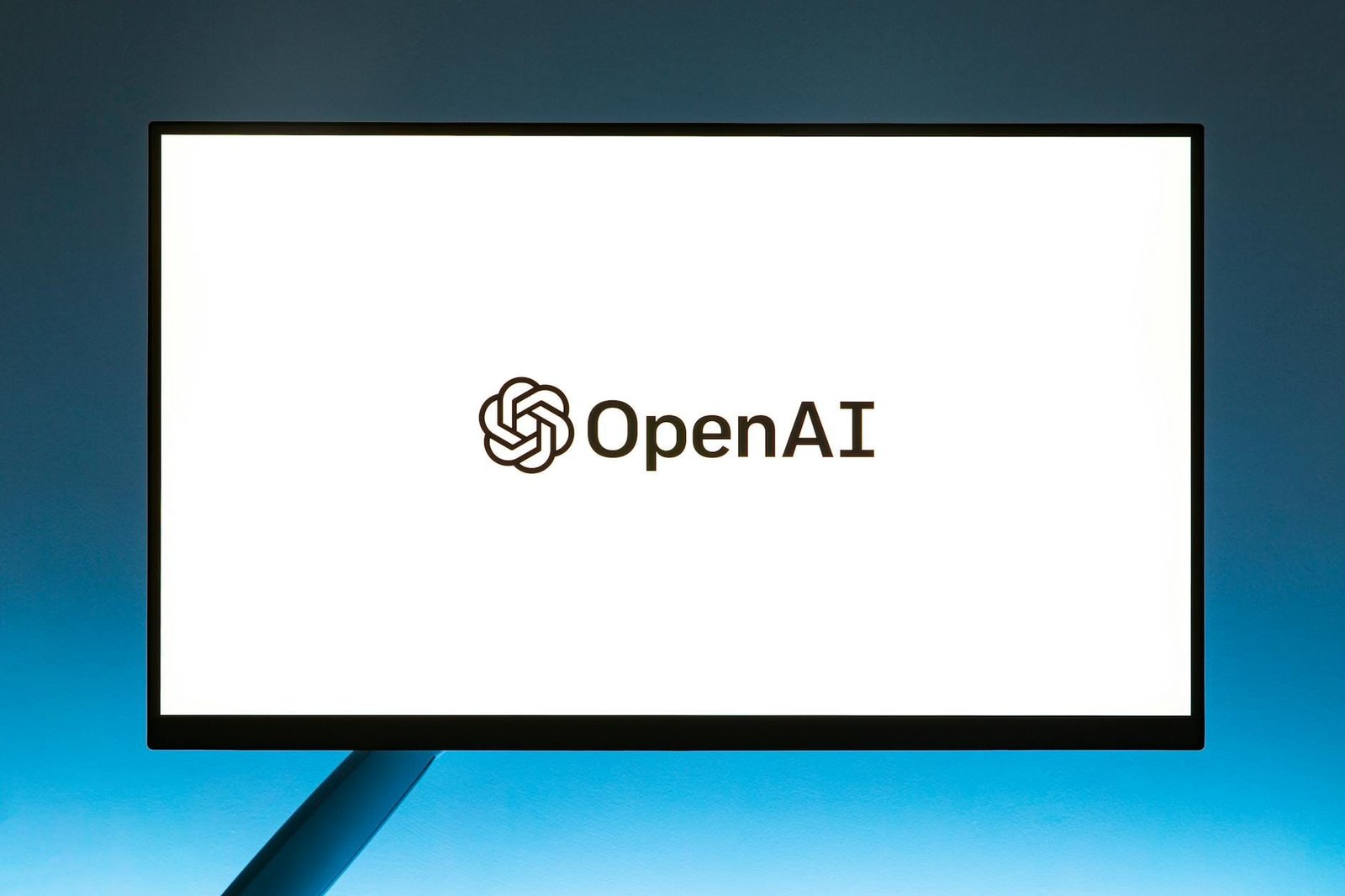 7 AI Tools to Build a Profitable One-Person Business...