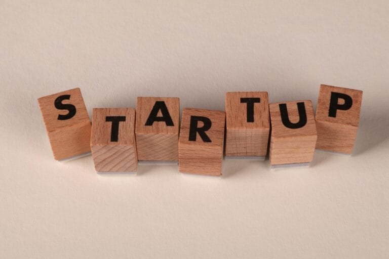 Venture Capitalists Rank Top 12 AI Startups Disrupting Enterprise Markets This Quarter