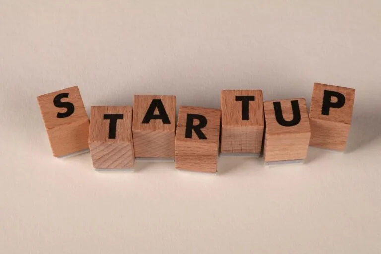 Venture Capitalists Rank Top 12 AI Startups Disrupting Enterprise Markets This Quarter